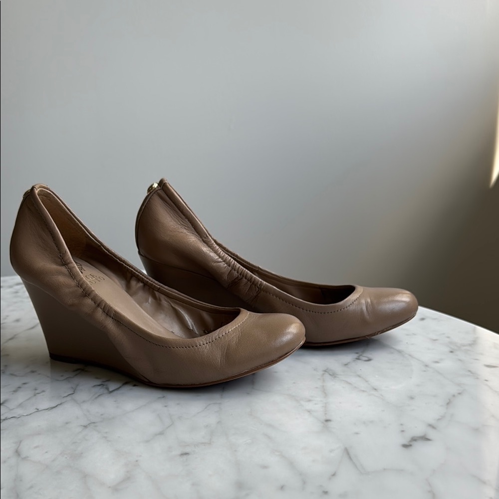 Vince Camuto tan wedges